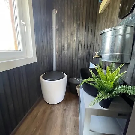 Strazdu Ligzda Off Grid Treehouse *